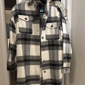 Woman Plaid Shirt Jacket in Black and Cream